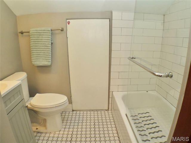 5323 Bischoff Avenue, St Louis, MO 63110