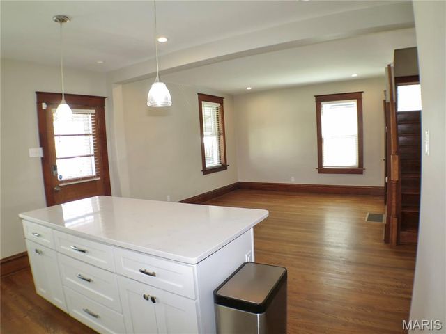 5323 Bischoff Avenue, St Louis, MO 63110