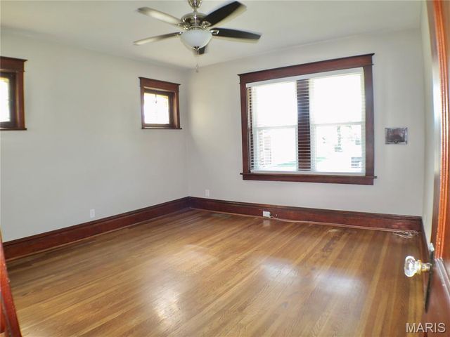 5323 Bischoff Avenue, St Louis, MO 63110