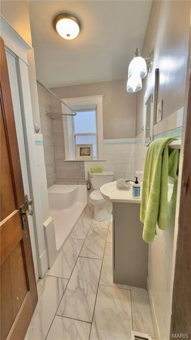 5323 Bischoff Avenue, St Louis, MO 63110