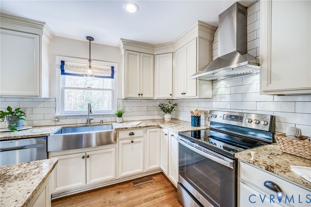 5301 Krag Rd, Chester, VA 23831