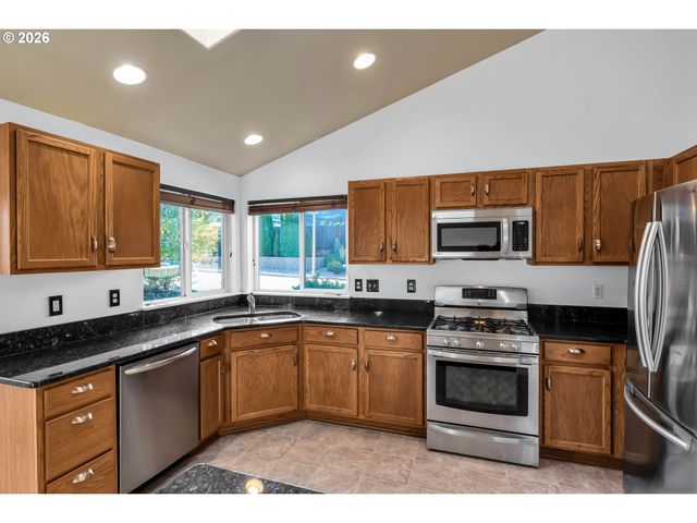 15054 PEBBLE BEACH Dr, Oregon City, OR 97045