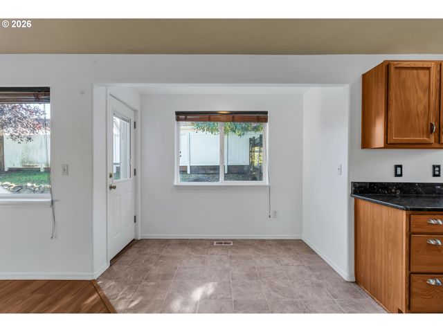 15054 PEBBLE BEACH Dr, Oregon City, OR 97045