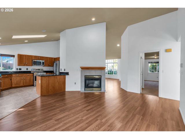 15054 PEBBLE BEACH Dr, Oregon City, OR 97045