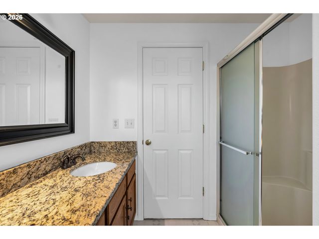 15054 PEBBLE BEACH Dr, Oregon City, OR 97045
