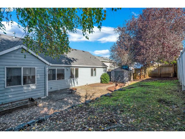 15054 PEBBLE BEACH Dr, Oregon City, OR 97045