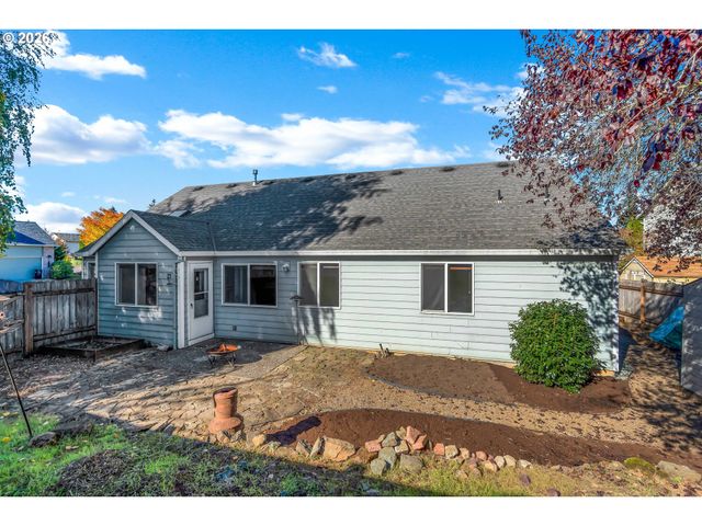 15054 PEBBLE BEACH Dr, Oregon City, OR 97045