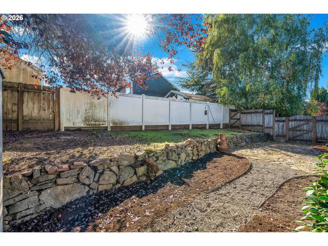 15054 PEBBLE BEACH Dr, Oregon City, OR 97045