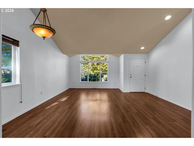15054 PEBBLE BEACH Dr, Oregon City, OR 97045