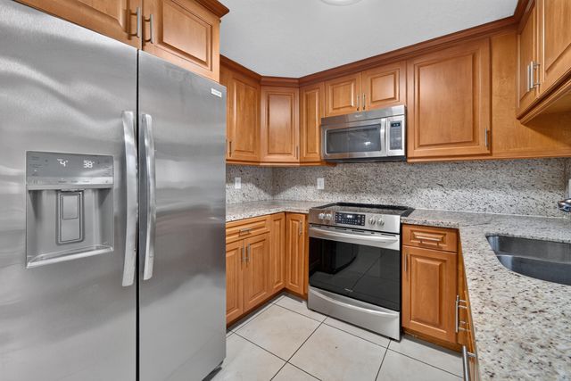 5900 Atlanta Street, Hollywood, FL 33021