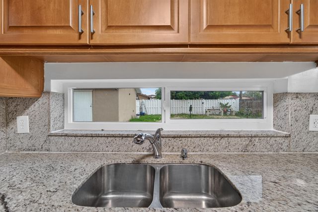 5900 Atlanta Street, Hollywood, FL 33021
