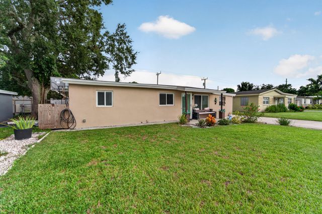 5900 Atlanta Street, Hollywood, FL 33021