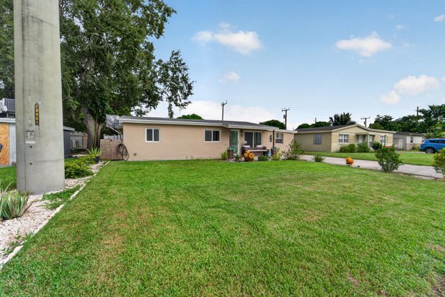 5900 Atlanta Street, Hollywood, FL 33021