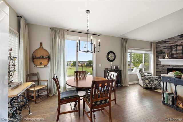584 Overlook Drive, Oxford, MI 48371