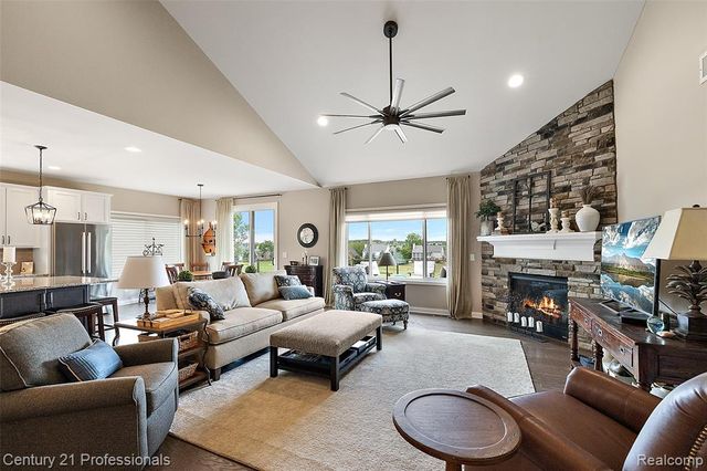 584 Overlook Drive, Oxford, MI 48371