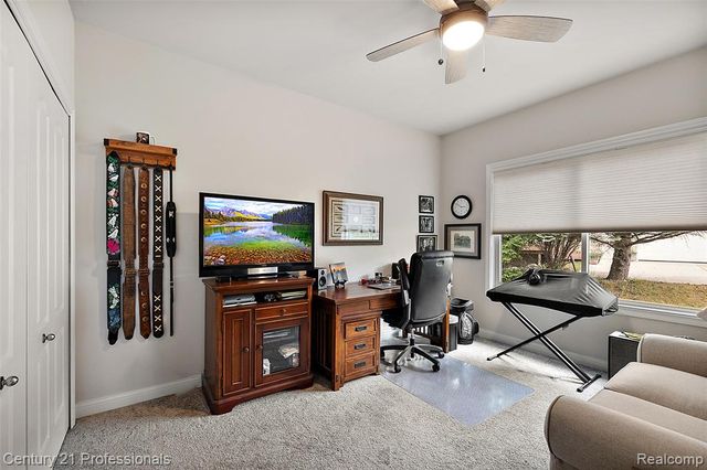 584 Overlook Drive, Oxford, MI 48371