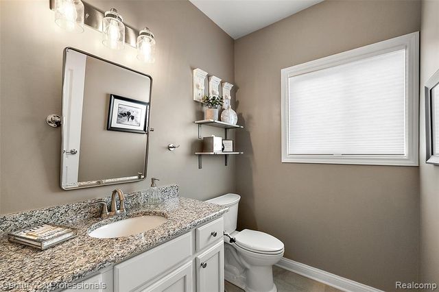 584 Overlook Drive, Oxford, MI 48371