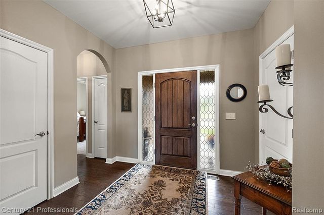 584 Overlook Drive, Oxford, MI 48371