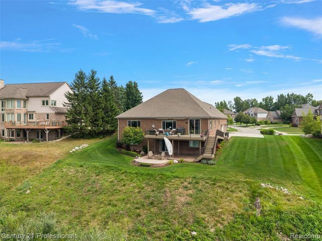 584 Overlook Drive, Oxford, MI 48371