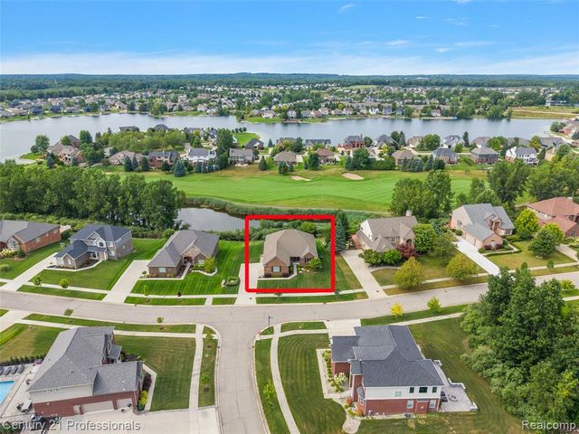 584 Overlook Drive, Oxford, MI 48371
