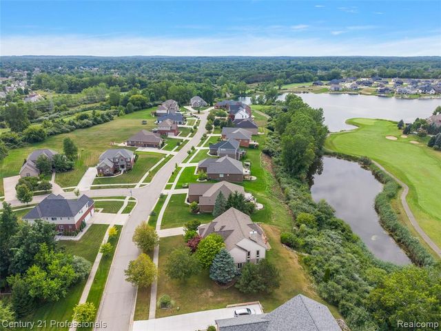 584 Overlook Drive, Oxford, MI 48371