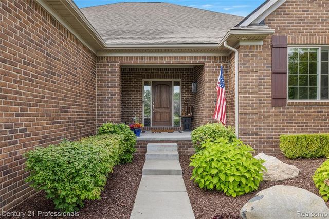 584 Overlook Drive, Oxford, MI 48371