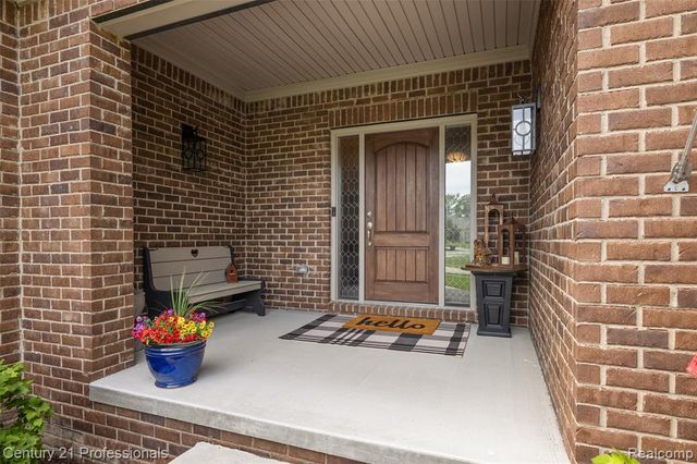 584 Overlook Drive, Oxford, MI 48371