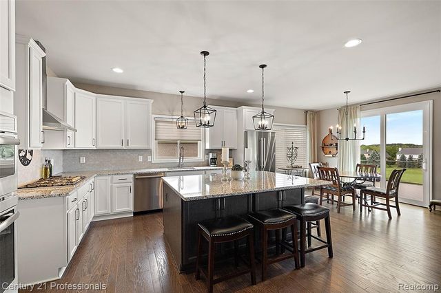 584 Overlook Drive, Oxford, MI 48371