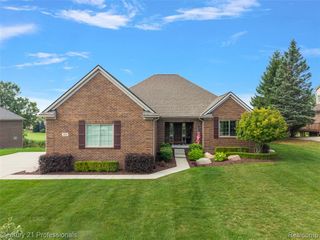 584 Overlook Drive, Oxford, MI 48371