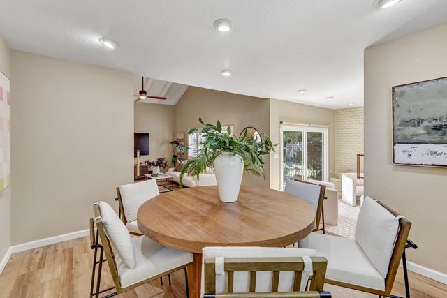817 Commons Dr, Sacramento, CA 95825