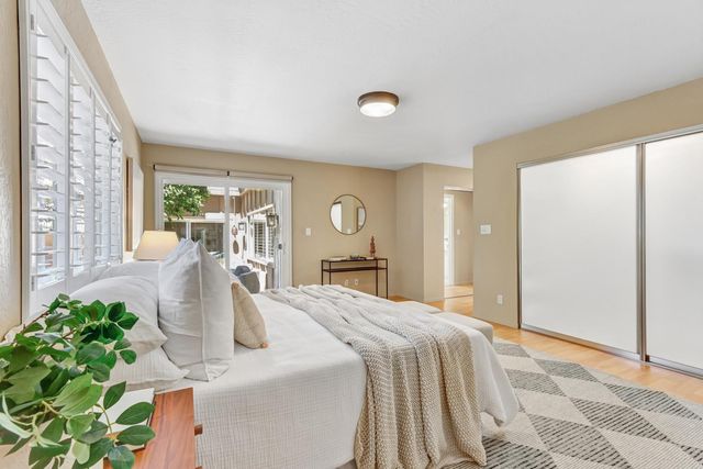 817 Commons Dr, Sacramento, CA 95825