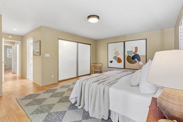 817 Commons Dr, Sacramento, CA 95825