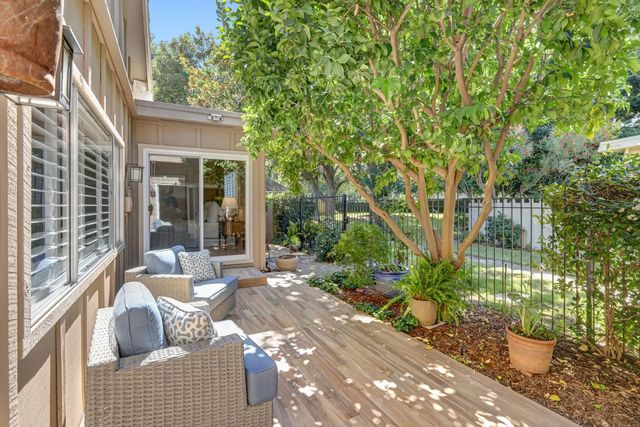 817 Commons Dr, Sacramento, CA 95825
