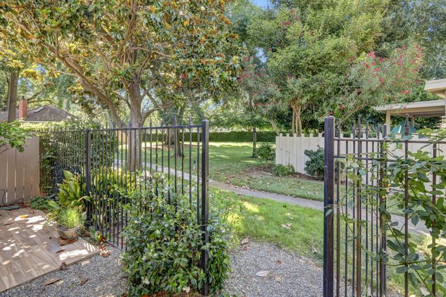 817 Commons Dr, Sacramento, CA 95825