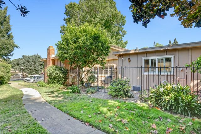 817 Commons Dr, Sacramento, CA 95825