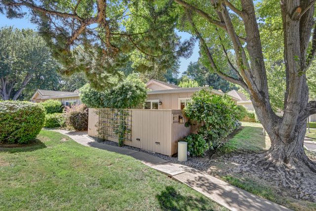 817 Commons Dr, Sacramento, CA 95825