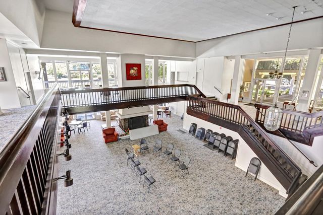 817 Commons Dr, Sacramento, CA 95825