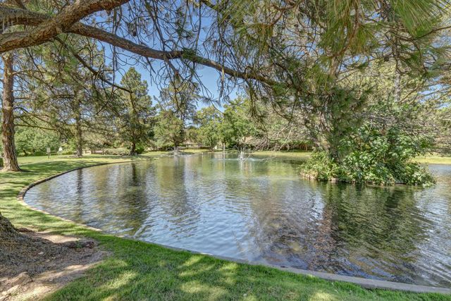 817 Commons Dr, Sacramento, CA 95825