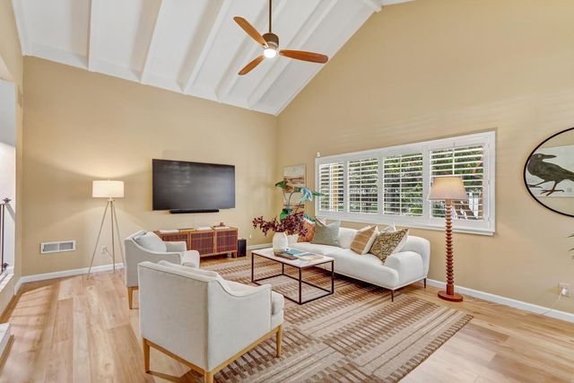817 Commons Dr, Sacramento, CA 95825