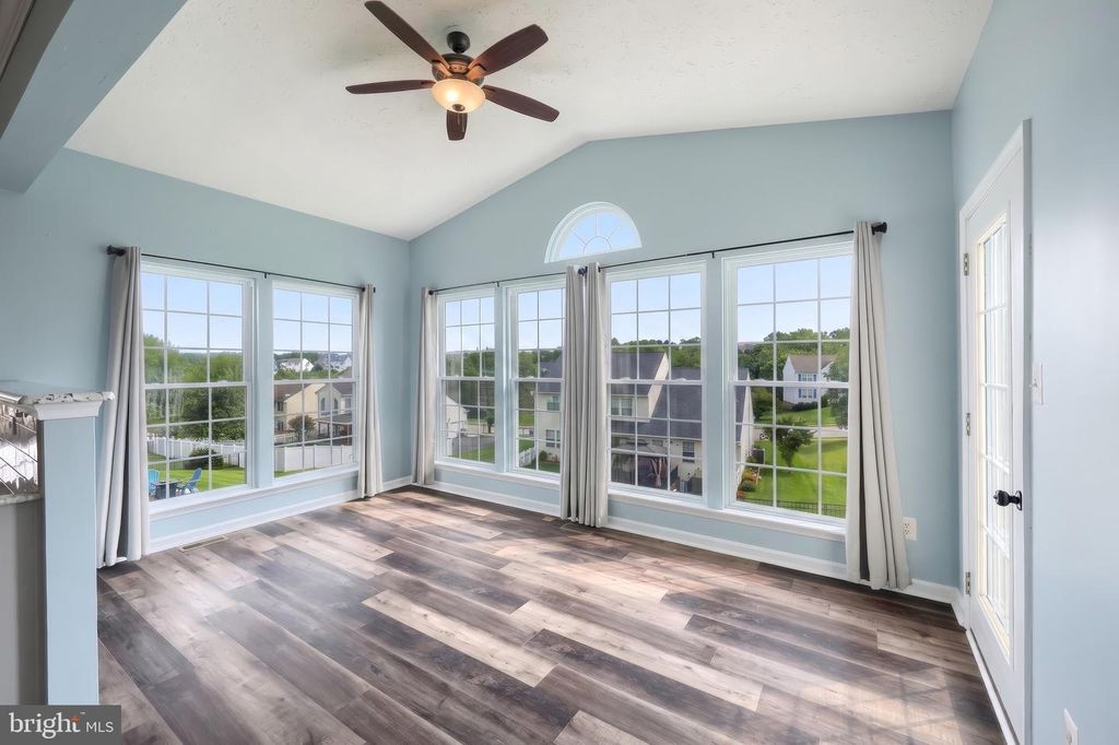 Image 14 of property listing at 1160 CRANBERRY LN W, York, PA 17402