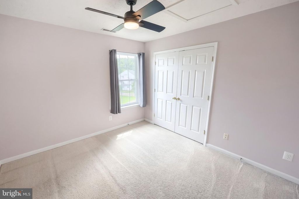 Image 31 of property listing at 1160 CRANBERRY LN W, York, PA 17402