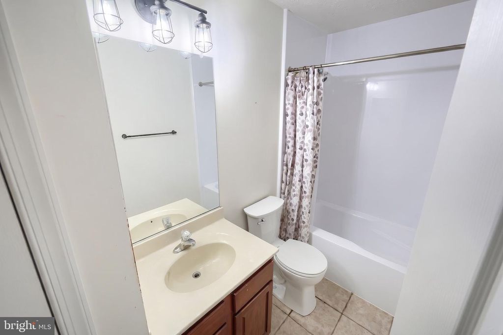 Image 32 of property listing at 1160 CRANBERRY LN W, York, PA 17402