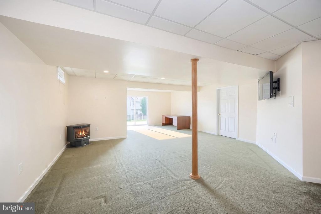 Image 35 of property listing at 1160 CRANBERRY LN W, York, PA 17402