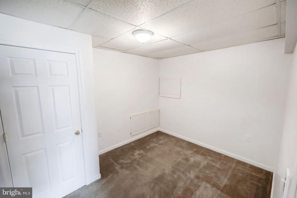 Image 38 of property listing at 1160 CRANBERRY LN W, York, PA 17402