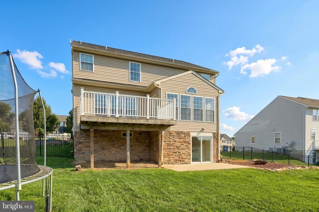 Image 41 of property listing at 1160 CRANBERRY LN W, York, PA 17402