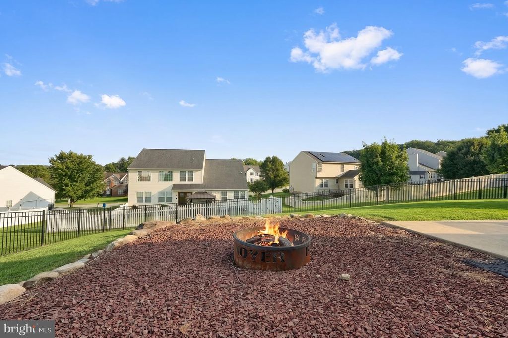 Image 42 of property listing at 1160 CRANBERRY LN W, York, PA 17402