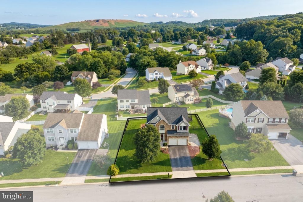 Image 45 of property listing at 1160 CRANBERRY LN W, York, PA 17402