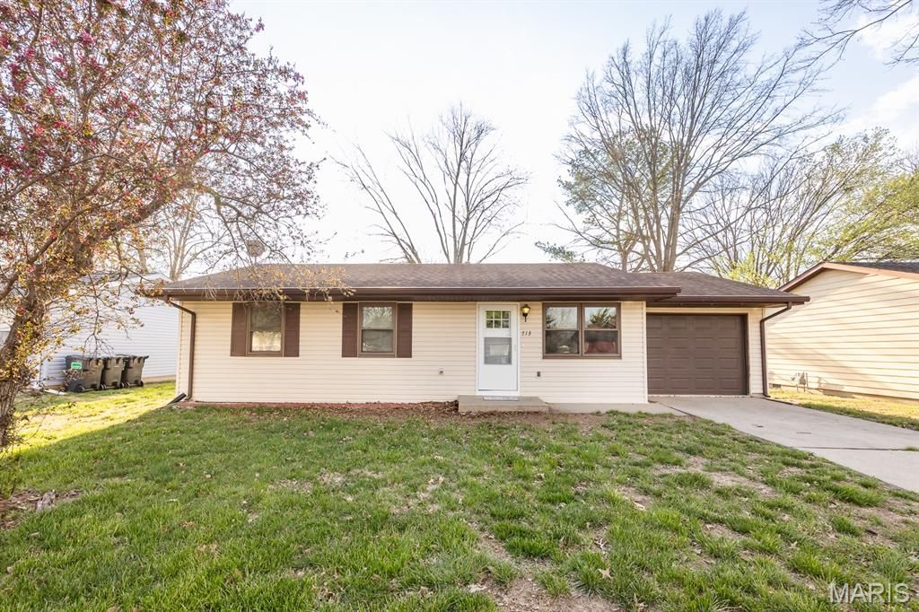 713 Beebe Drive, Mascoutah, IL 62258