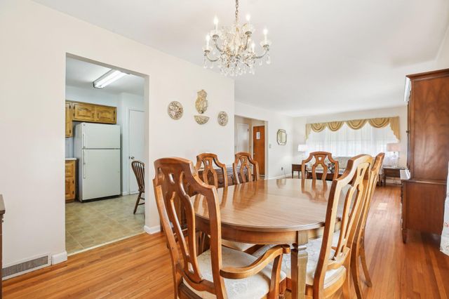 27 Sherwood Drive, Nanuet, NY 10954