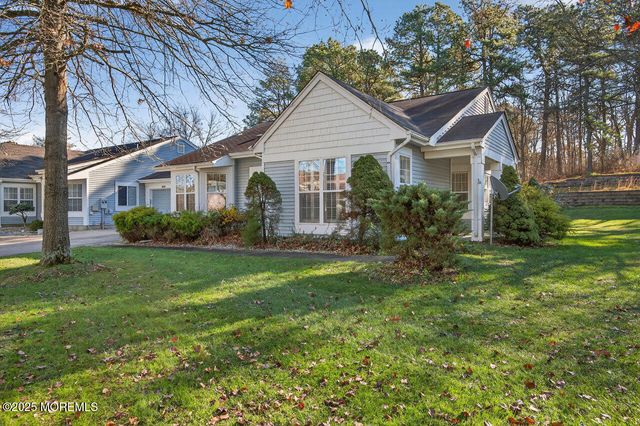 1247B Thornbury Lane, Manchester, NJ 08759